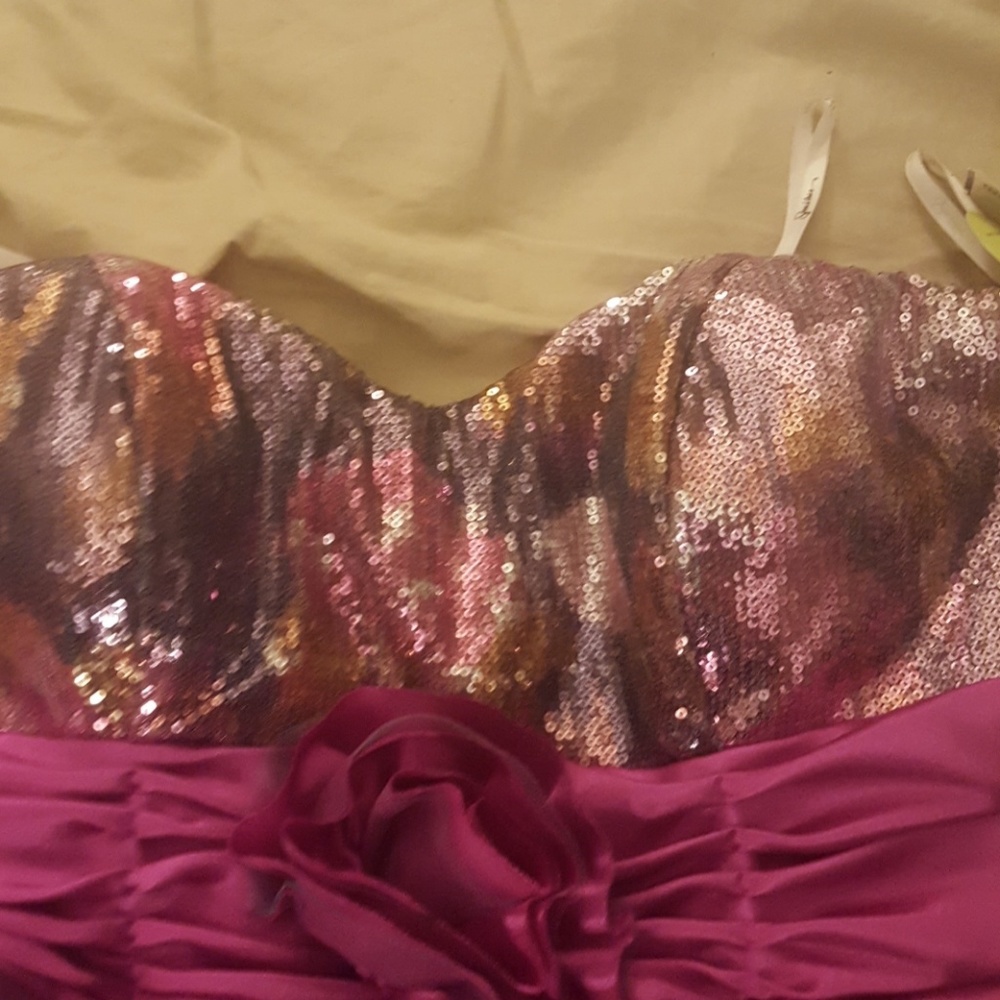 Party dress - Picture 2 of 4